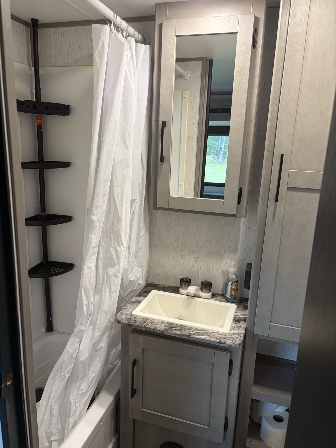 Private rear bunkhouse