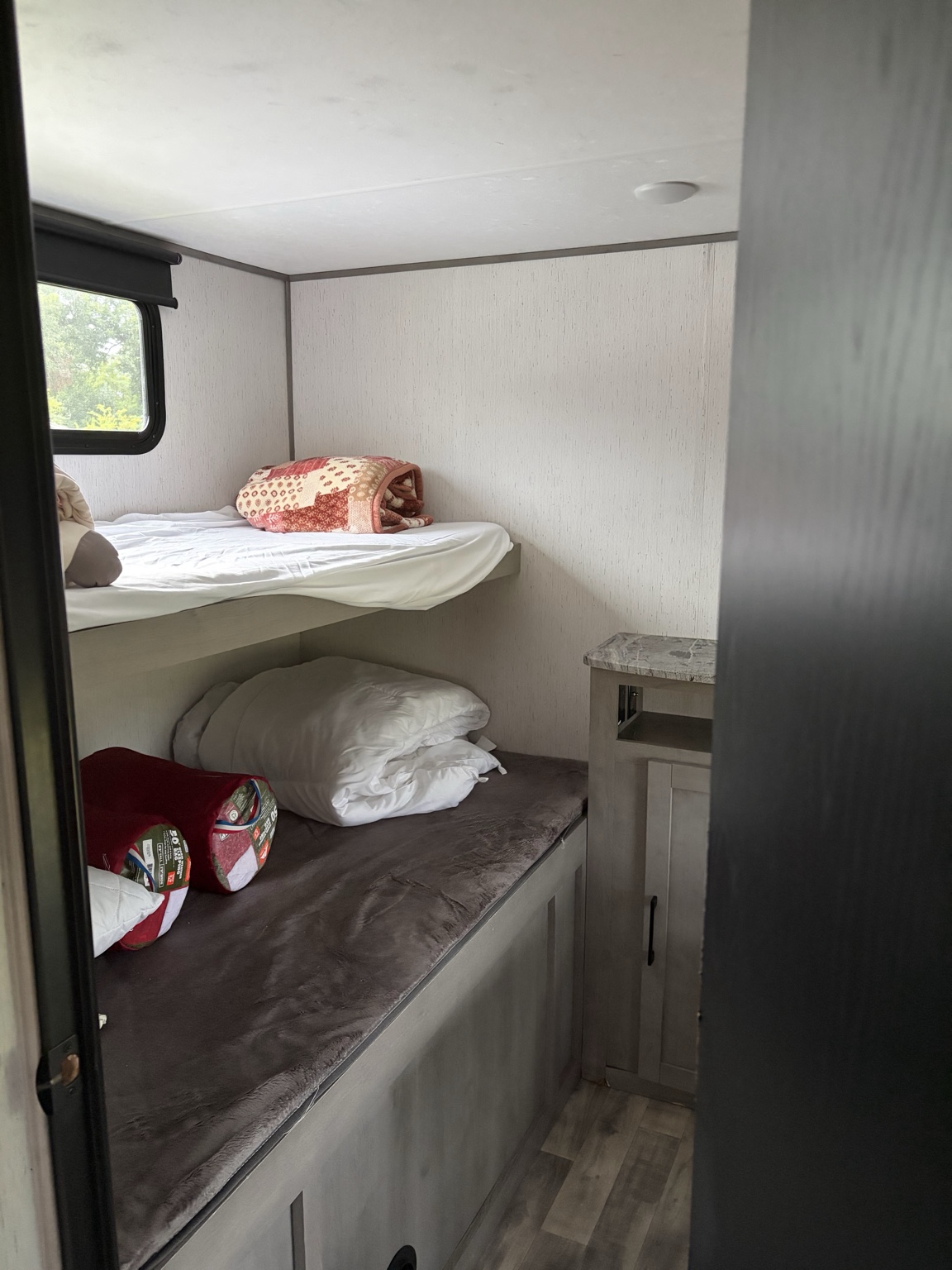 Full bathroom with tub/shower