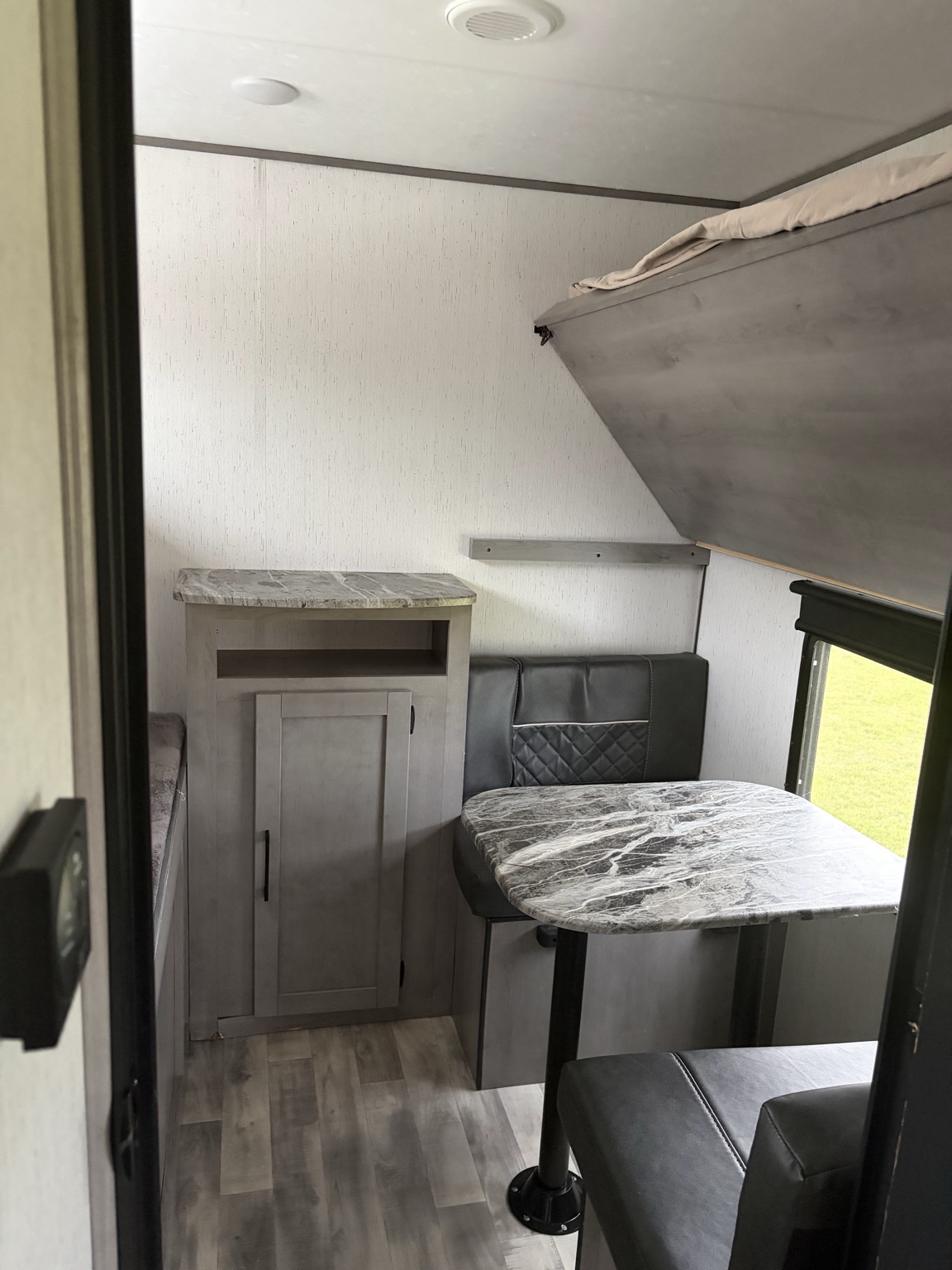 U-shaped dinette and seating